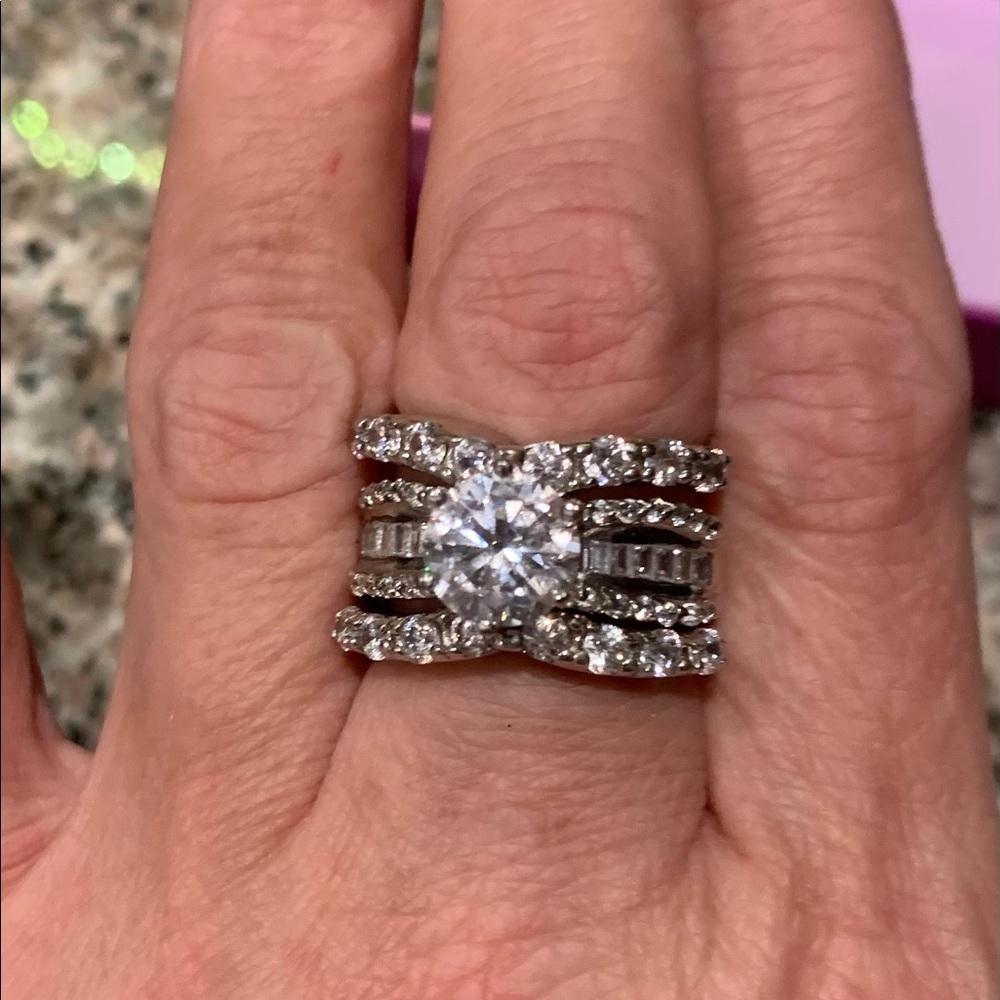 Wedding ring - Picture 2 of 5